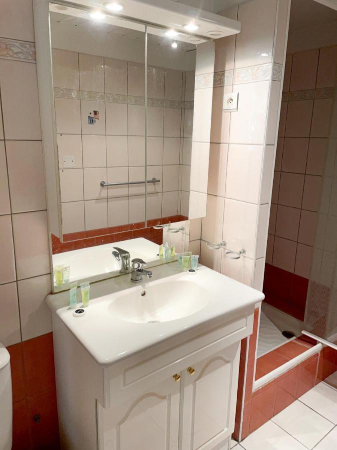 Spacieux Duplex Central Avec Terrasse Tropezienne Salon-de-Provence Exteriör bild